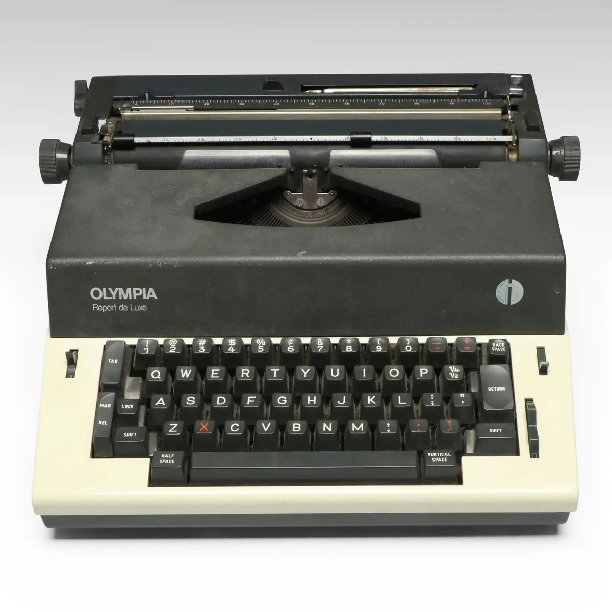 Olympia Report de Luxe Electric Typewriter