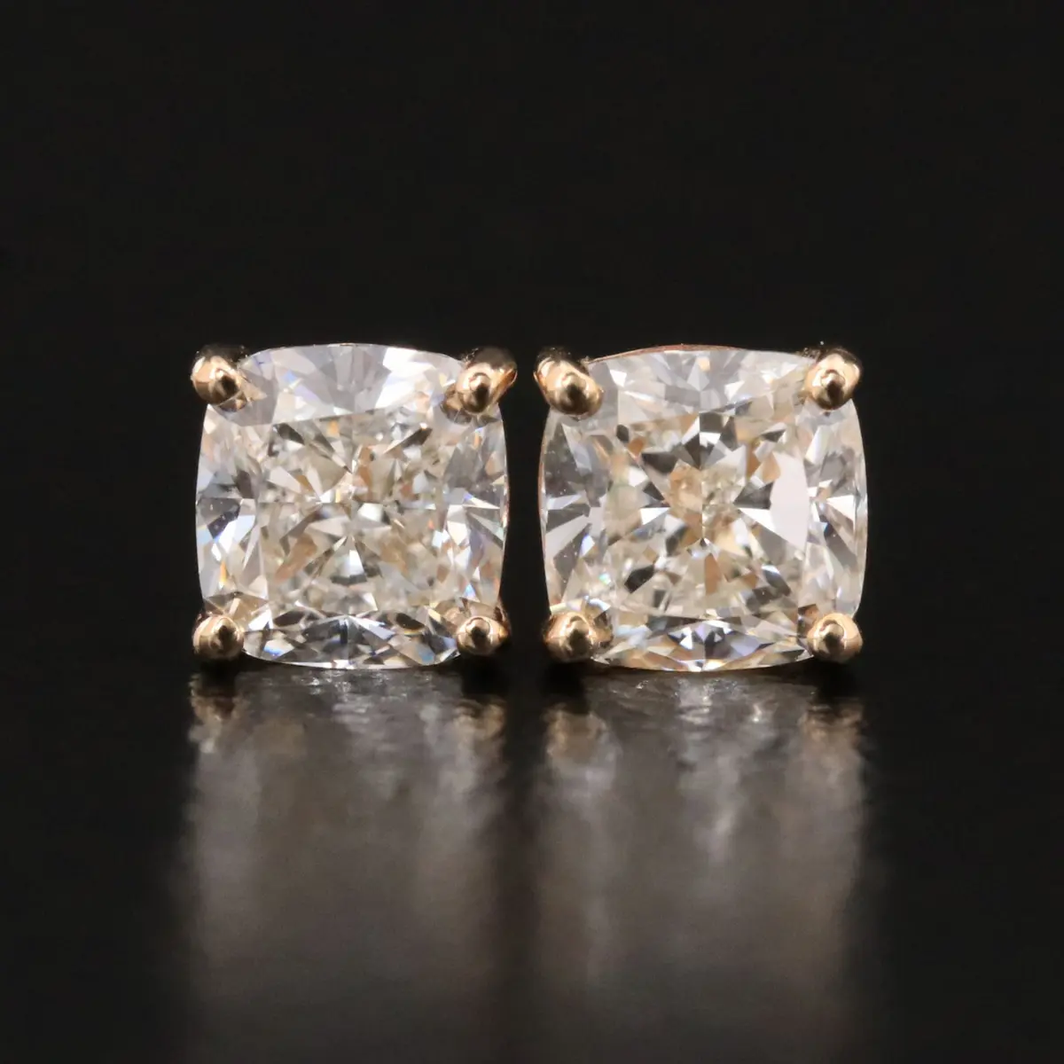 14K 1.05 CTW Diamond Earrings with GIA Reports