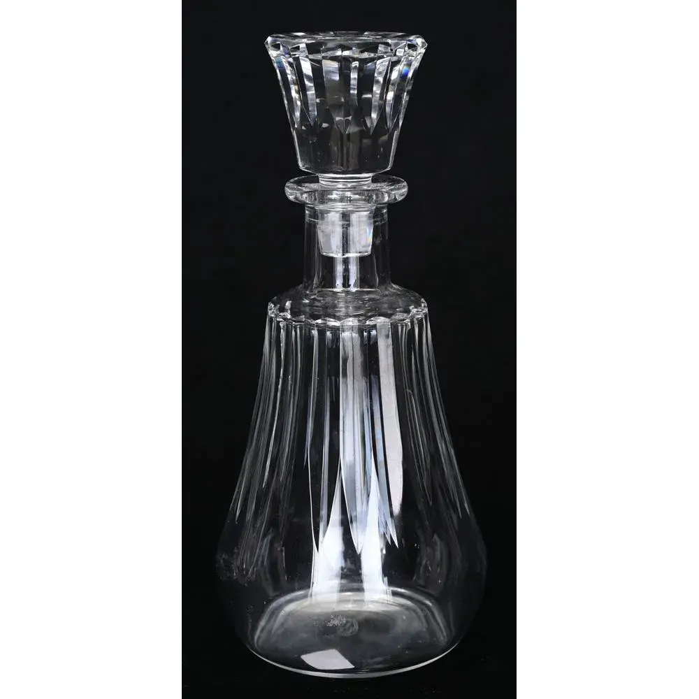 BACCARAT. Cut crystal decanter. Signed. H.26.