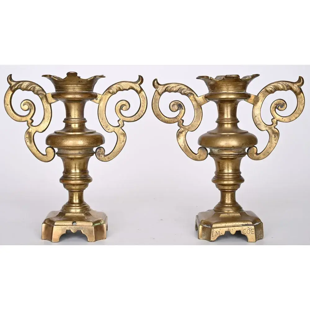 PAIR OF LOUIS XIII BRONZE VASES with baluster-shaped bodies. Coiled