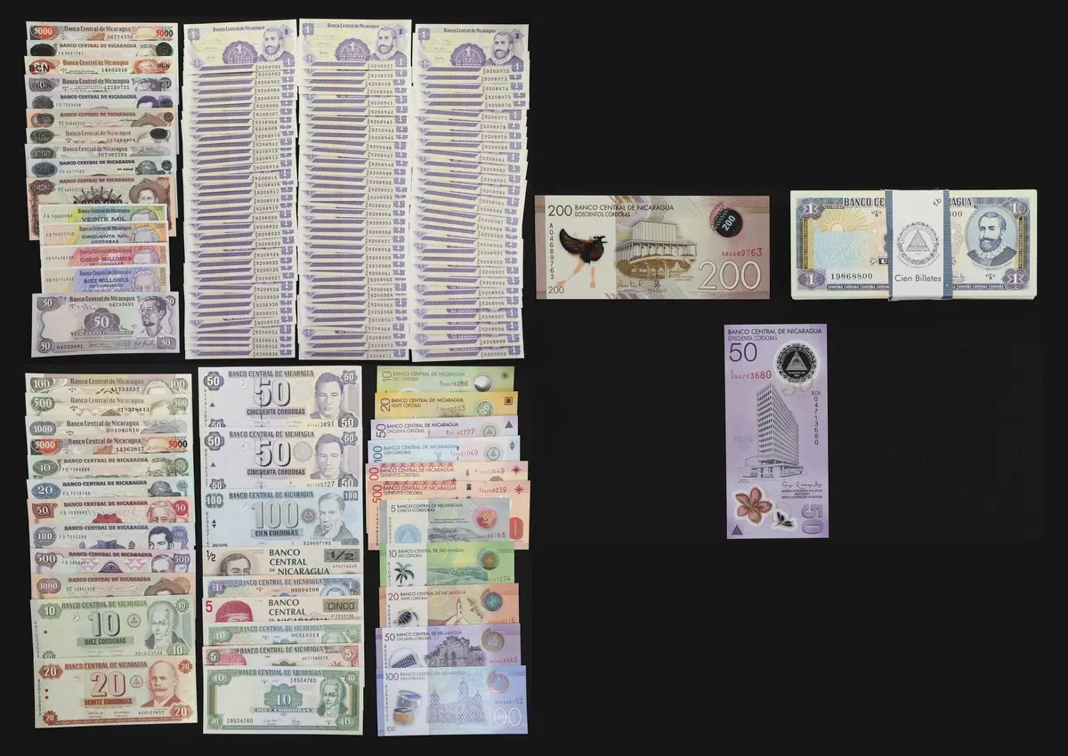 NICARAGUA. Lot of (249). Banco Central de Nicaragua. Mixed Denominations