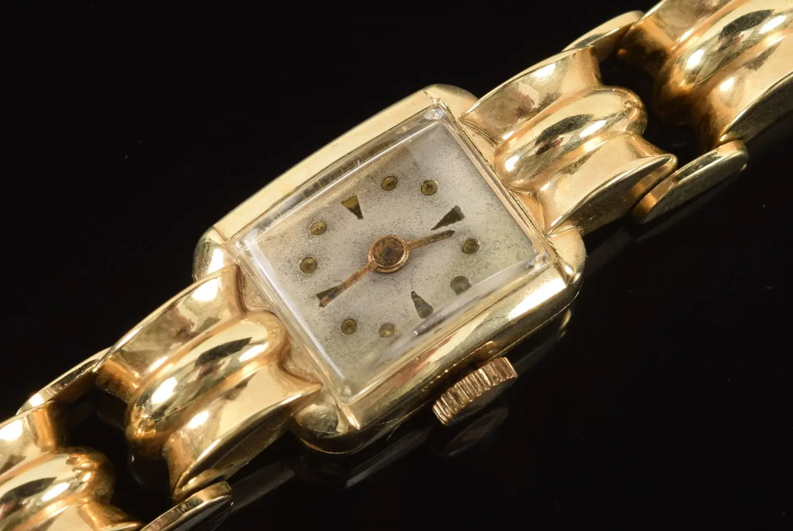 Vintage 14K gold ladies' wristwatch. Marked 14K gold on reverse. 3