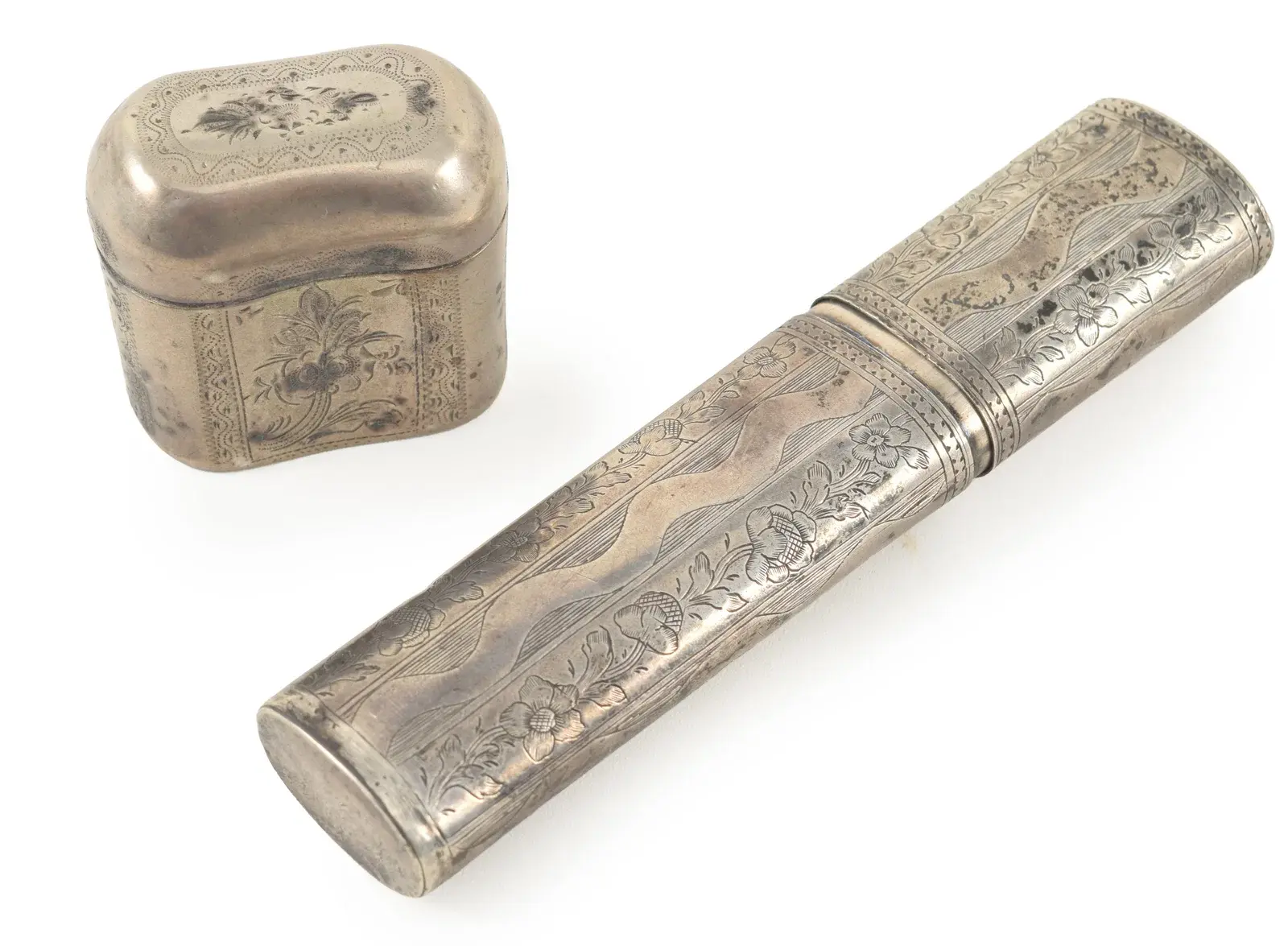 2 antique silver cases. 5in largest. 2 ozt.