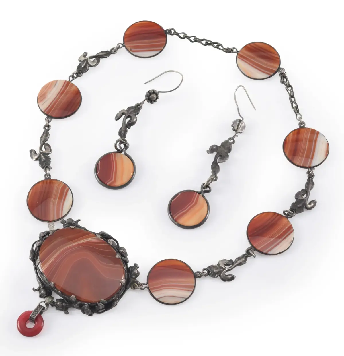 Antique sterling silver and agate jewelry set. Necklace with large