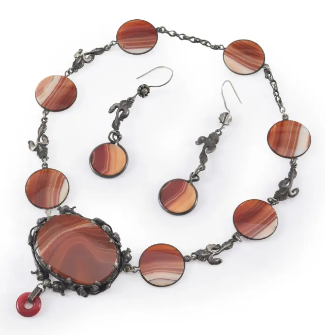 Antique sterling silver and agate jewelry set. Necklace with large