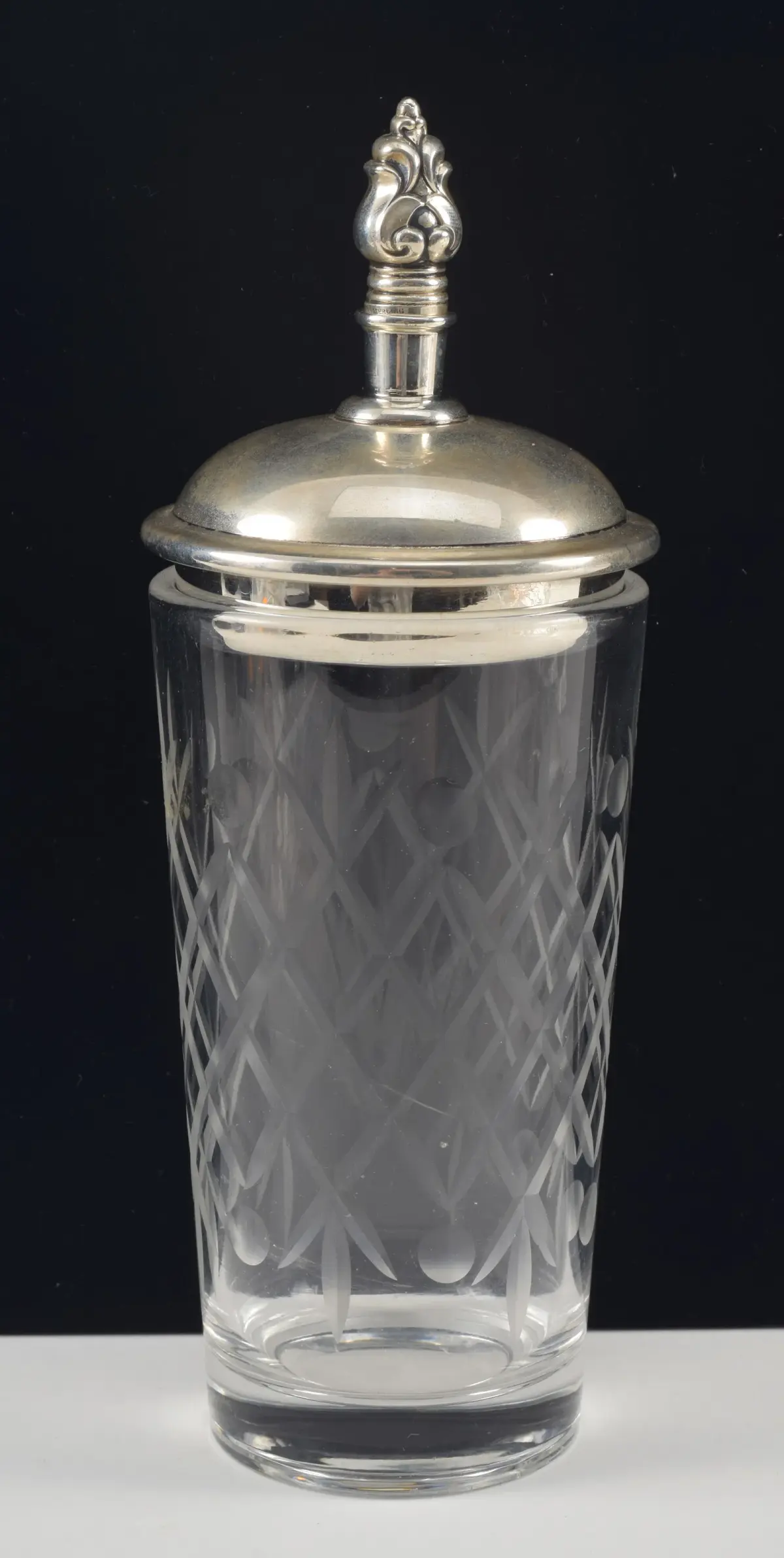 International Sterling silver Royal Danish cocktail shaker with cut