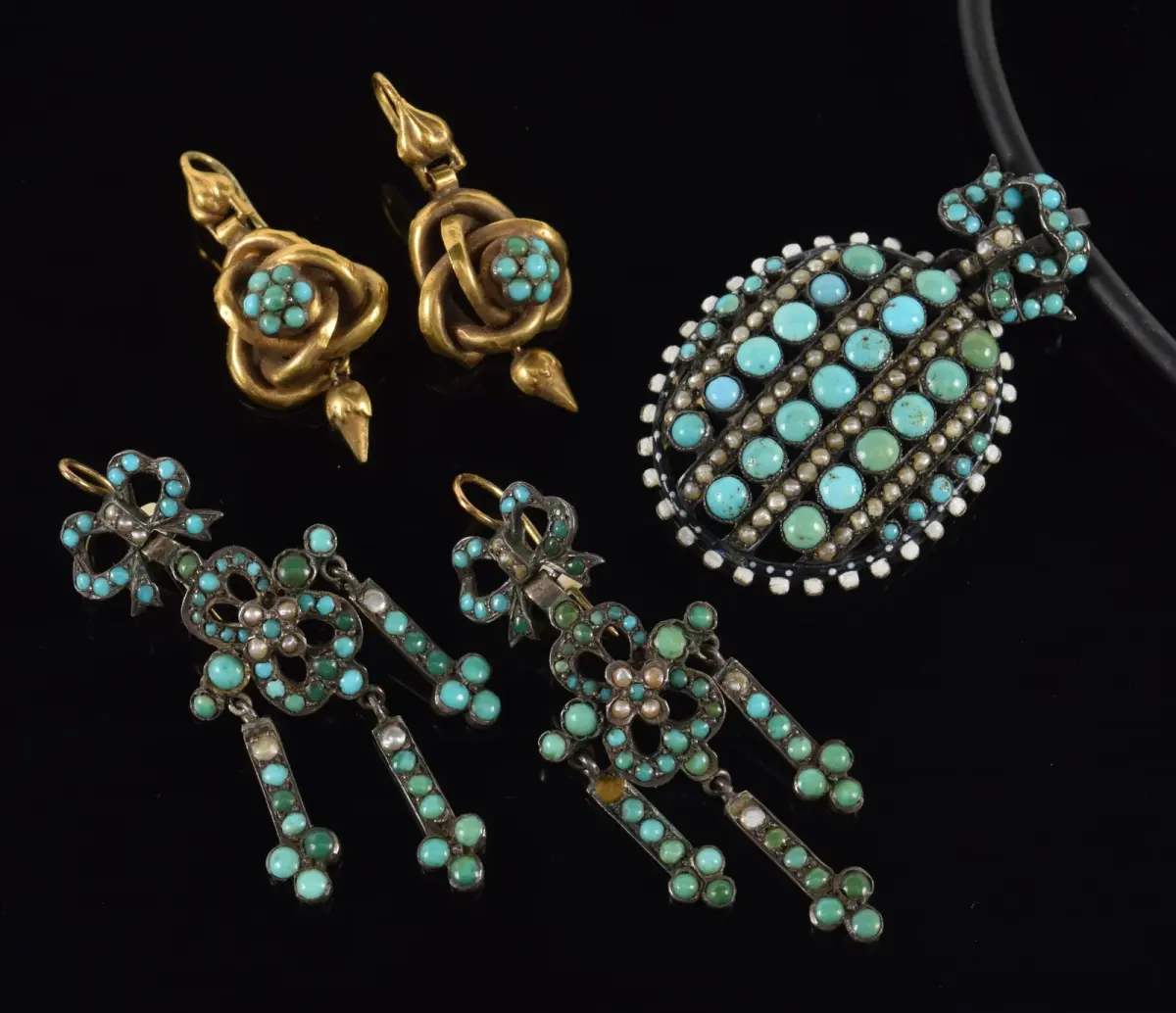 Antique gold and silver turquoise jewelry. 1) Pair of 10K gold knot