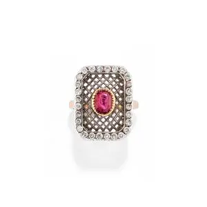 Anello con rubino