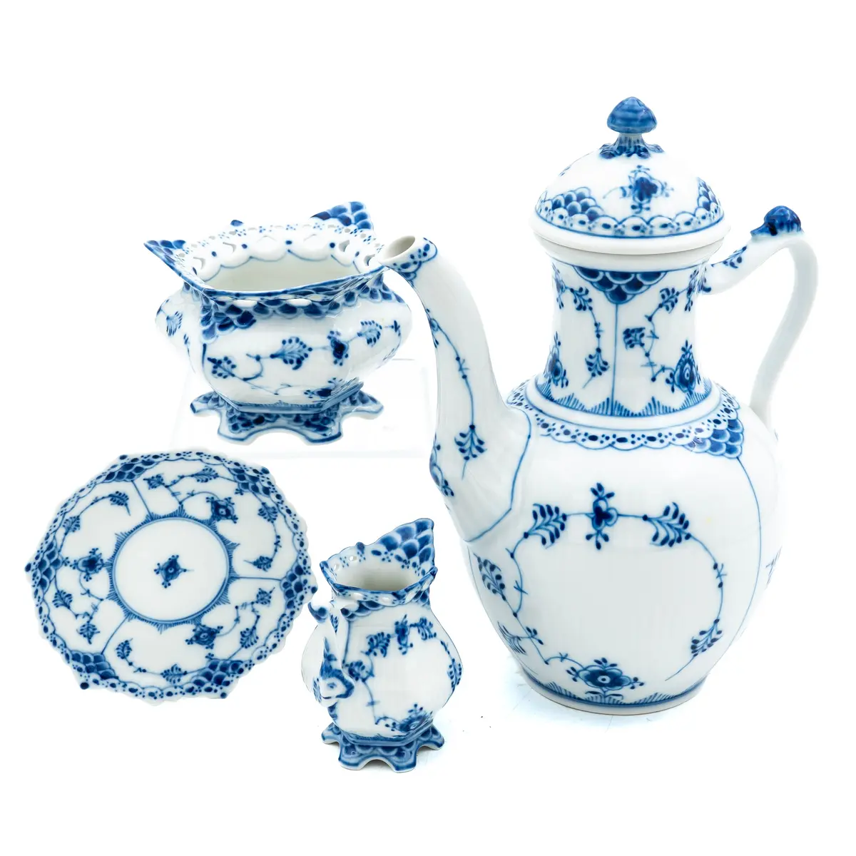 ROYAL COPENHAGEN "Musselmalet", 4 delar.