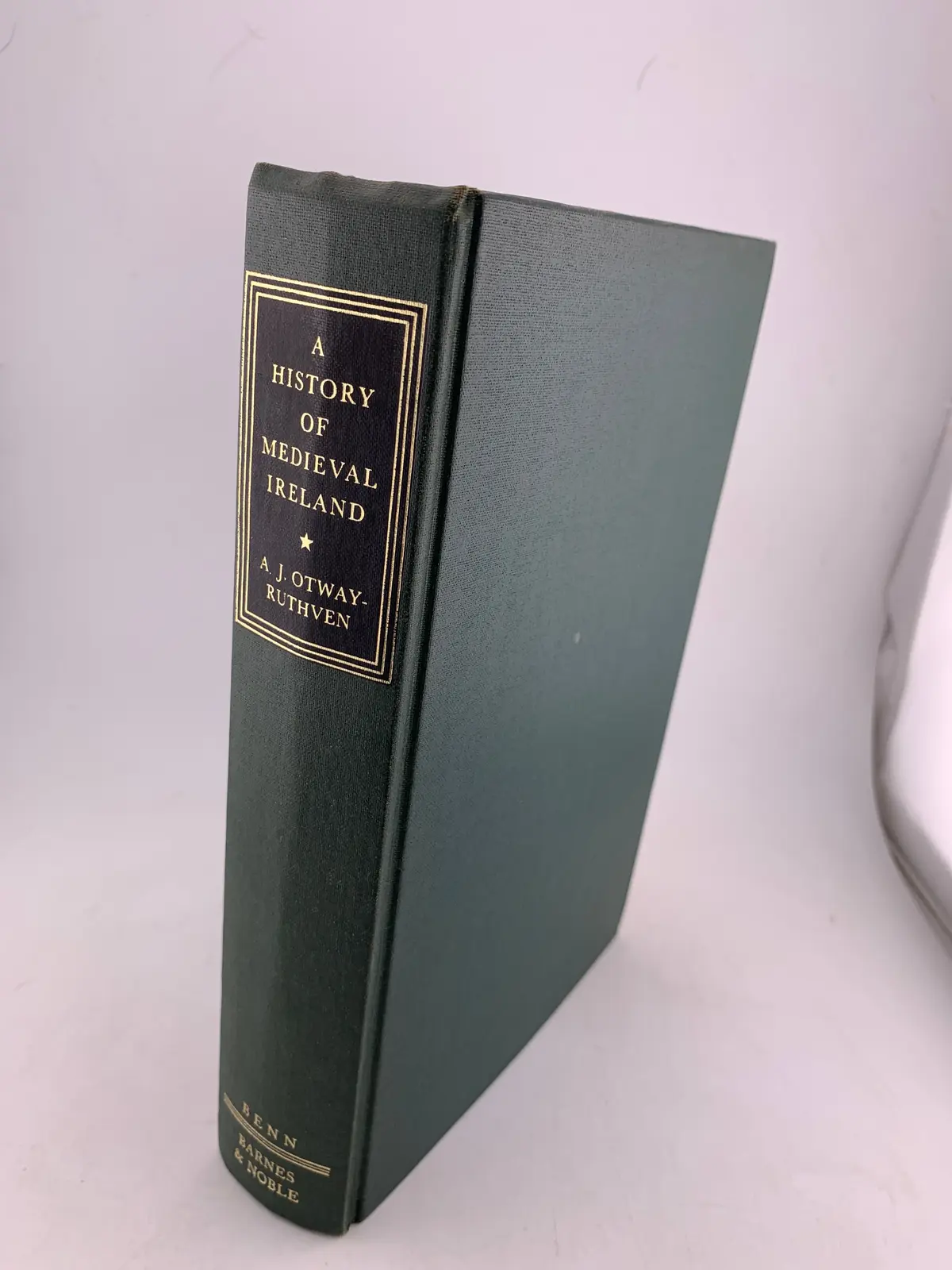 [First Edition] A History of Medieval Ireland A
