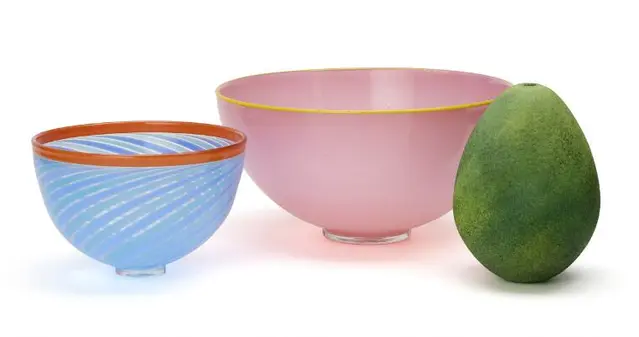 Anja Kjær, Darryle Hinz, Trine Drivsholm: Two bowls and an object