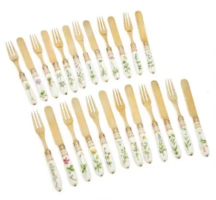 Set of porcelain and gilt silver fruit/dessert cutlery. P. Hertz and