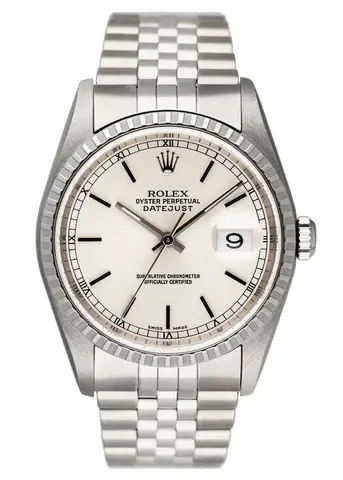 Rolex Oyster Perpetual Datejust 16220 Silver Dial Mens Watch.