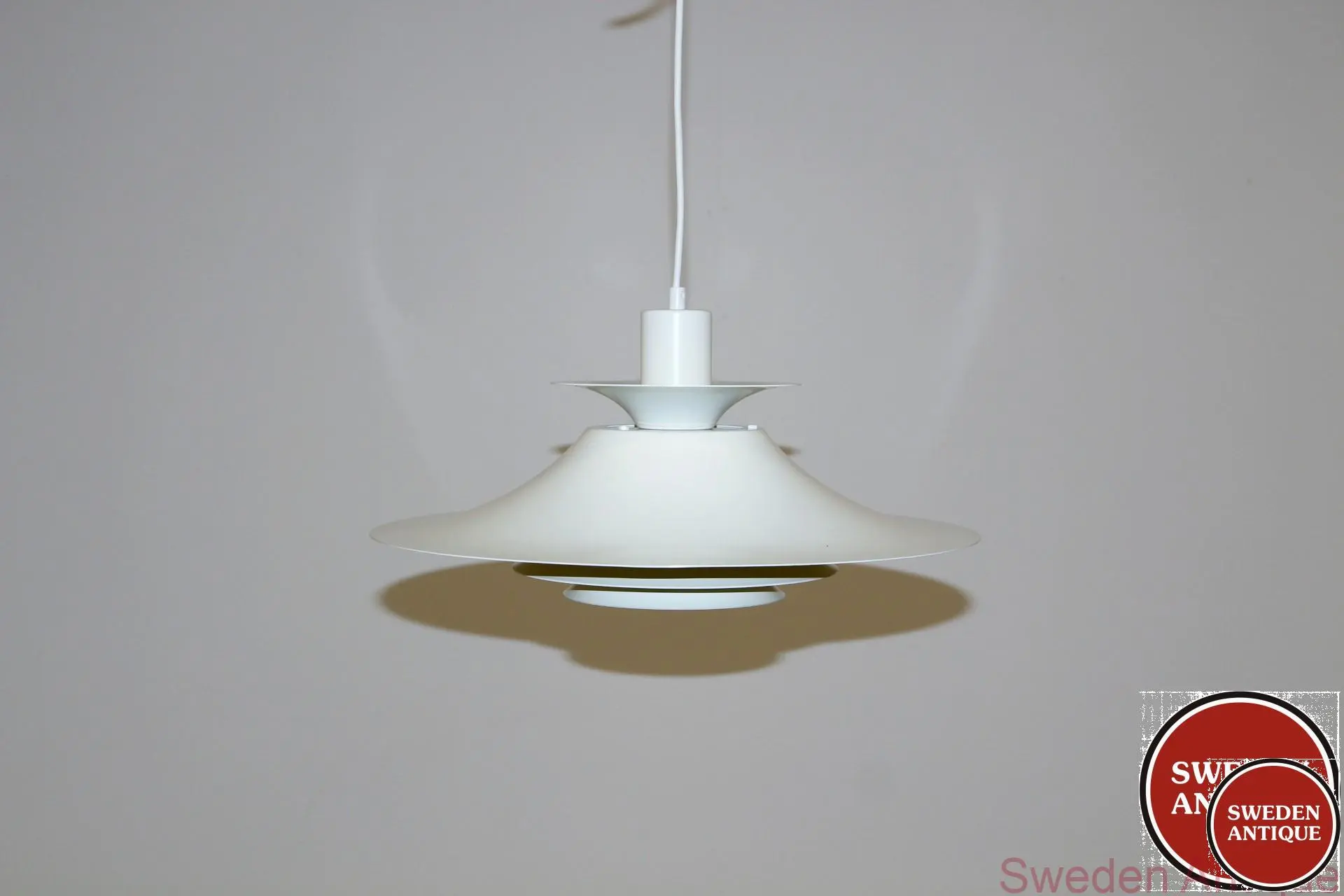Ceiling lamp Year: 1970s Origin: Den. Material: Metal W: 47cm H: 22cm