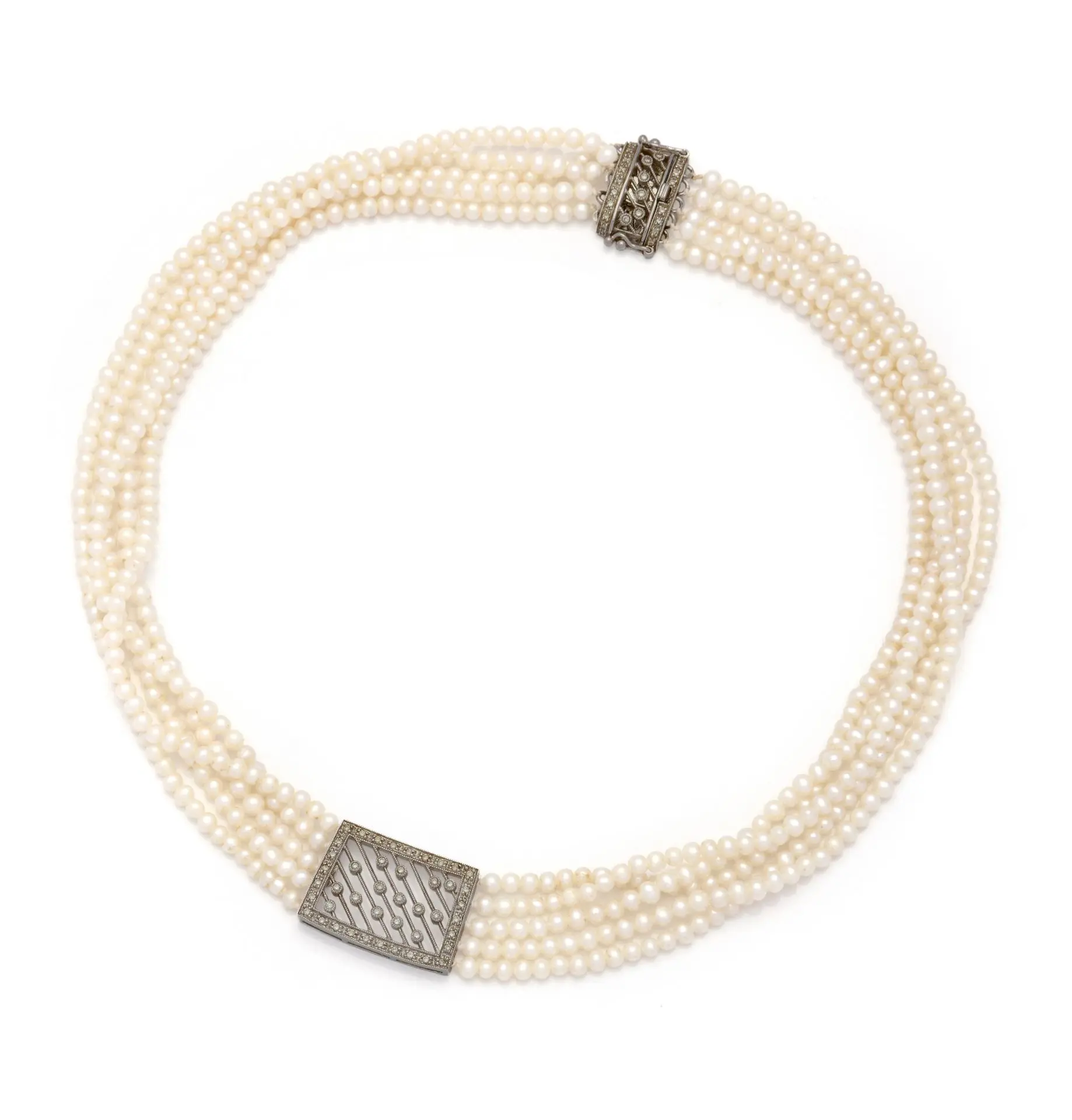 COLLIER RAS DE COU 5 rangs de perles de culture centré d’un - Lot 72