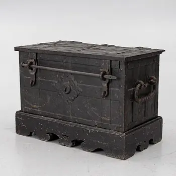 Baroque strongbox, 18th century.