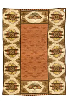 A 1920s Finnish flat weave carpet. Cica. 325 x 227 cm.