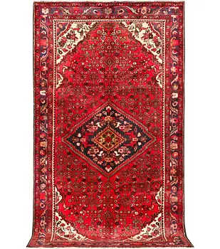 A Hamadan carpet, c. 299 x 159 cm.