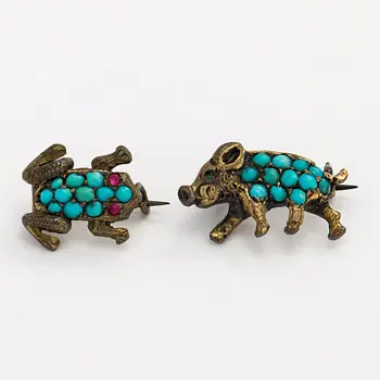 Brooches, 2 pcs, frog and pig, silver, cabochon cut turquoise.