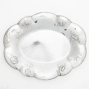 Tray/large dish, silver, Swedish import mark Sam Pettersson, Norrköping 1919.