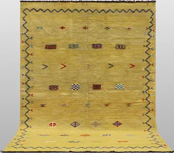 A Kelim carpet, 247 x 177 cm.