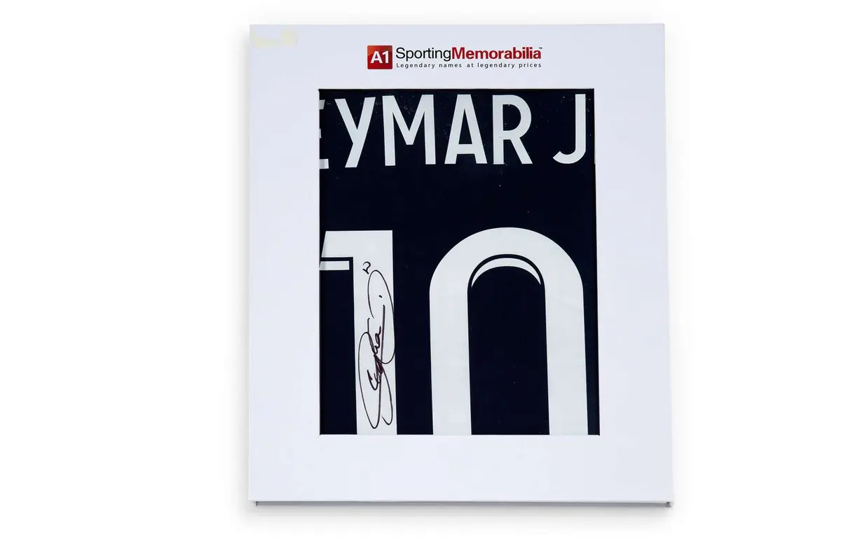 FOOTBALL NEYMAR JR.