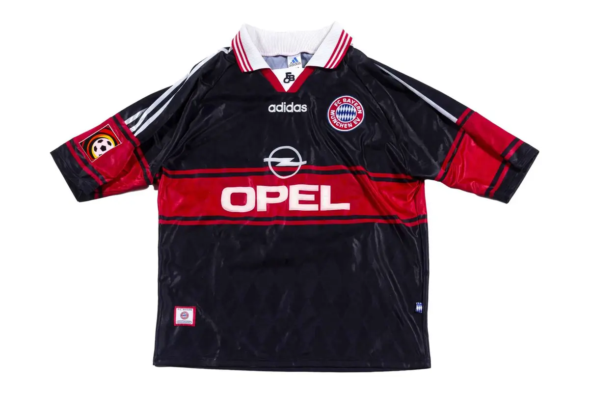 FOOTBALL Bixente LIZARAZU
