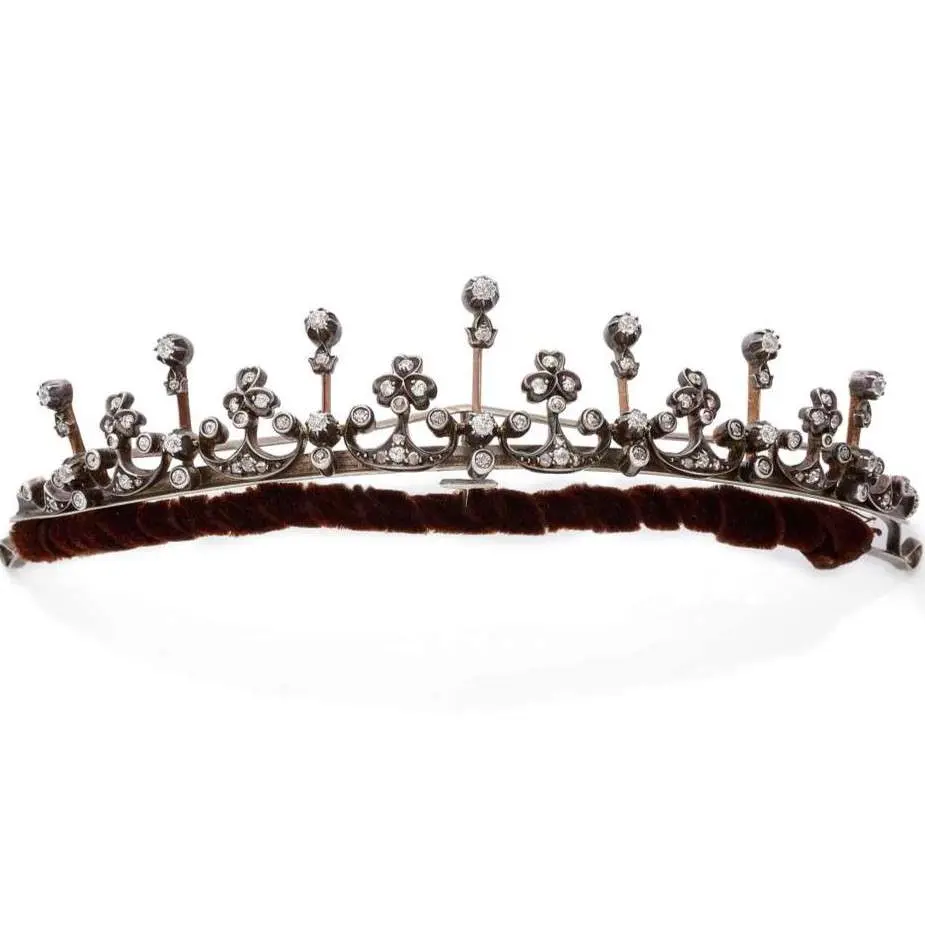 TRANSFORMABLE JEWELLERY, A tiara that can be converted into a necklace