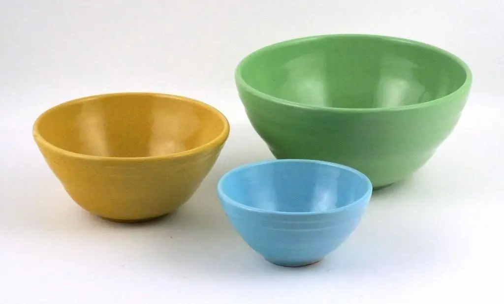 (3) Vintage 1930s-50s Pottery Nesting Bowls