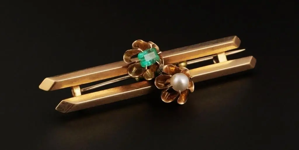 14KT Gold Emerald and Pearl Brooch Bar Pin