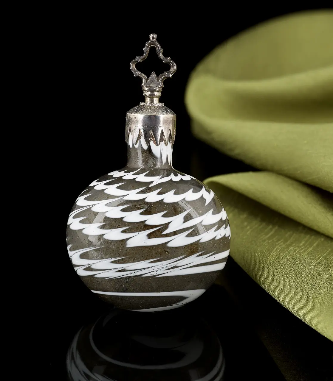 17th Century Glass Snuff Bottle
