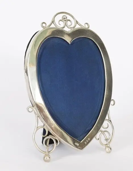 Antique Sterling Silver Heart Photo Frame by Syner & Beddoes 1898 19x15 cm