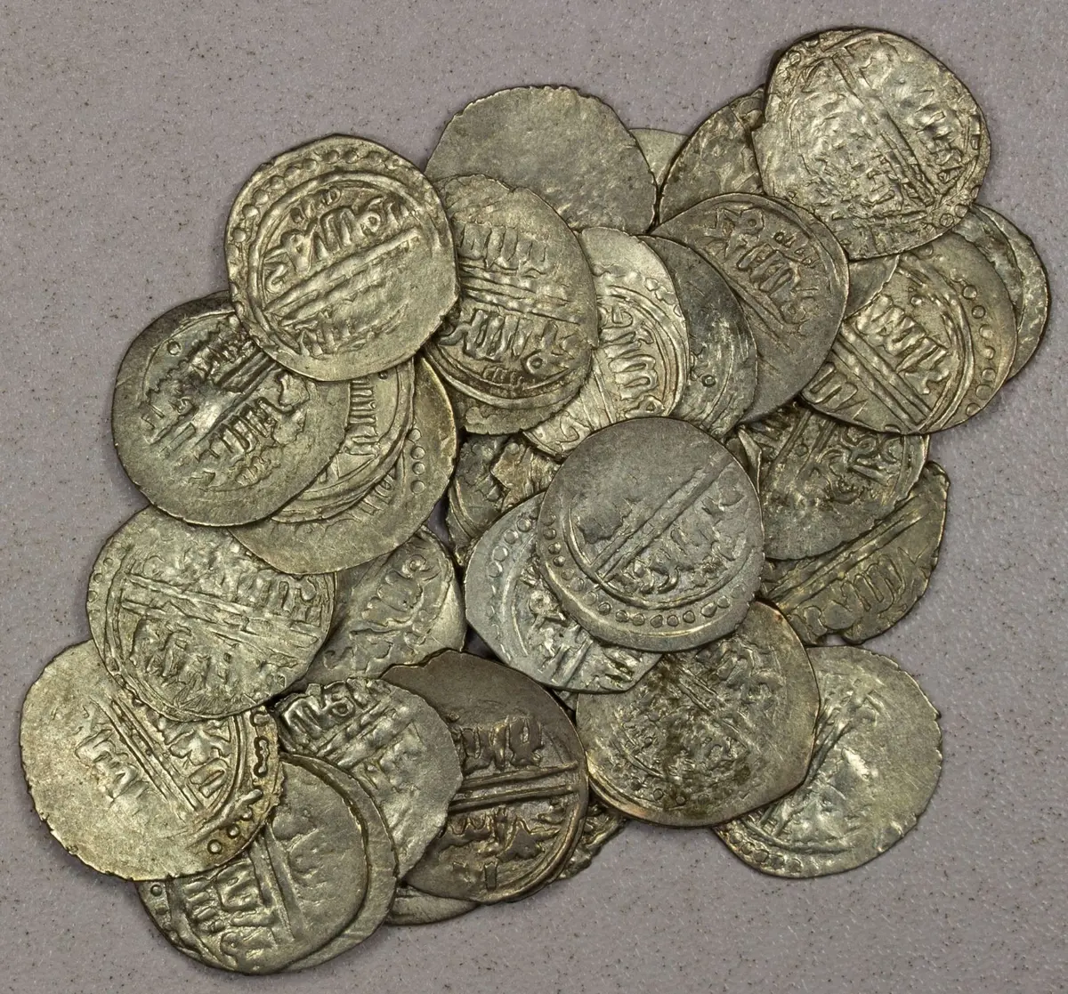 EARLY ISLAMIC: OTTOMAN EMPIRE: Murad I, 1360-1389, LOT of 34 silver akçes
