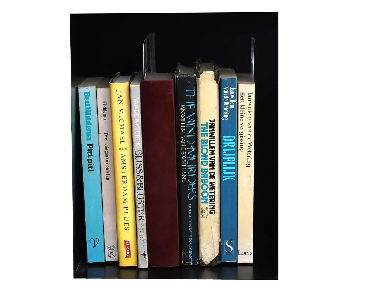 Wetering, Janwillem van de – 5 signed copies / Xaviera Hollander –