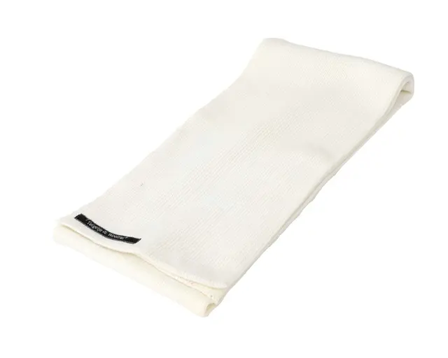 Scarf from the ‘Teigetje & Woelrat’ brand in its original black storage