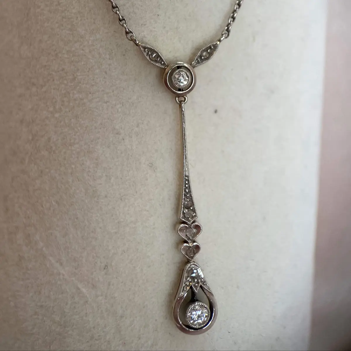 Antique necklace in yellow gold, platinum and silver with historic