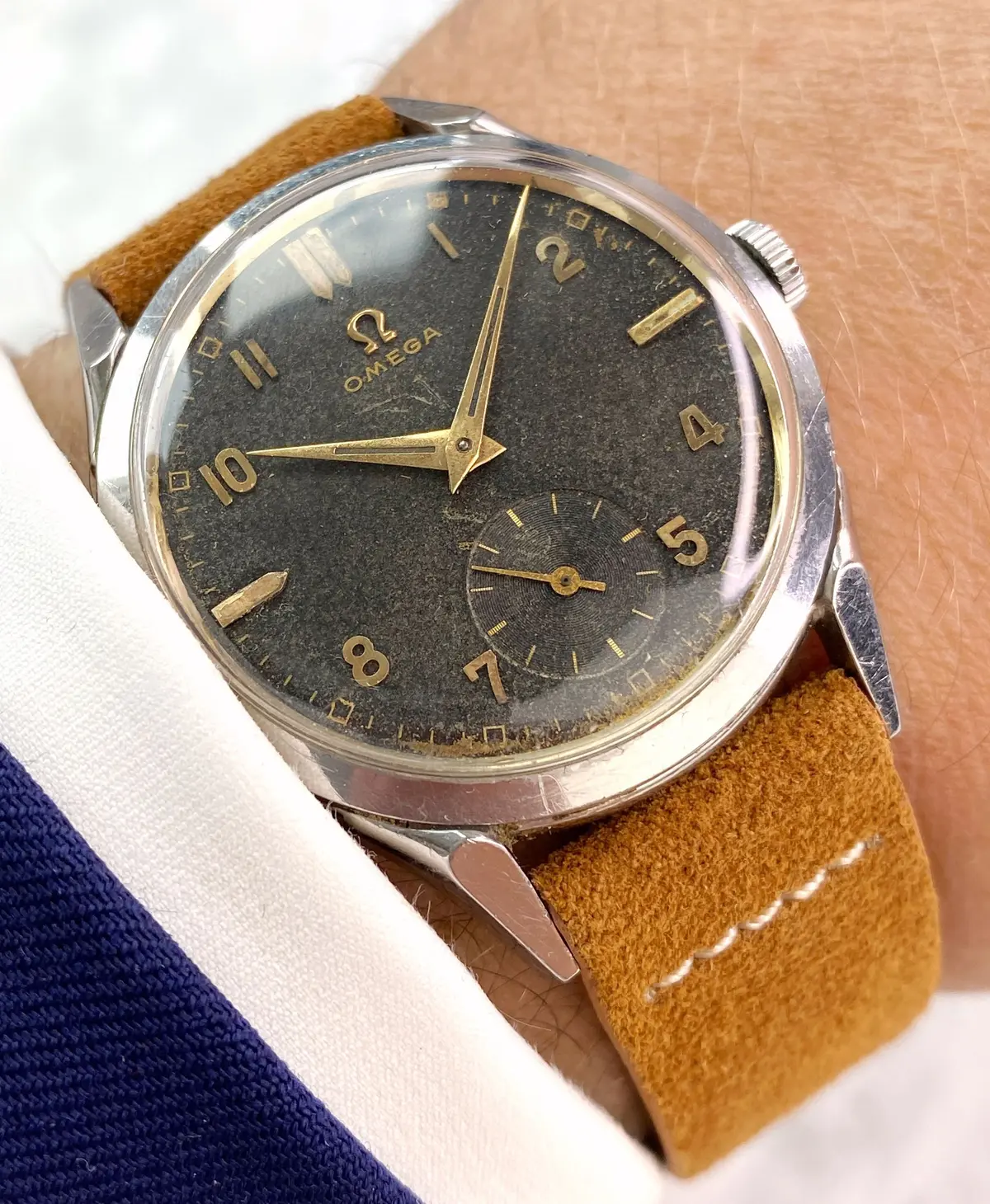 Beautiful Vintage Omega 35mm Unrestored Black Chocolate GILT Dial 2605