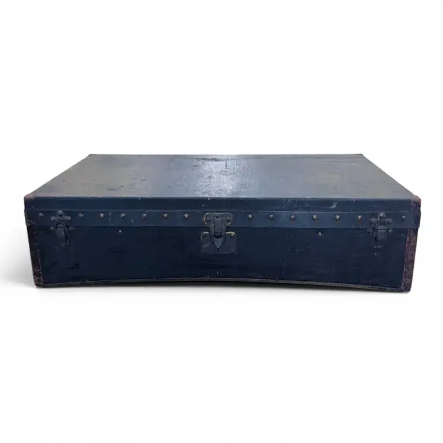 LOUIS VUITTON - Lot 166