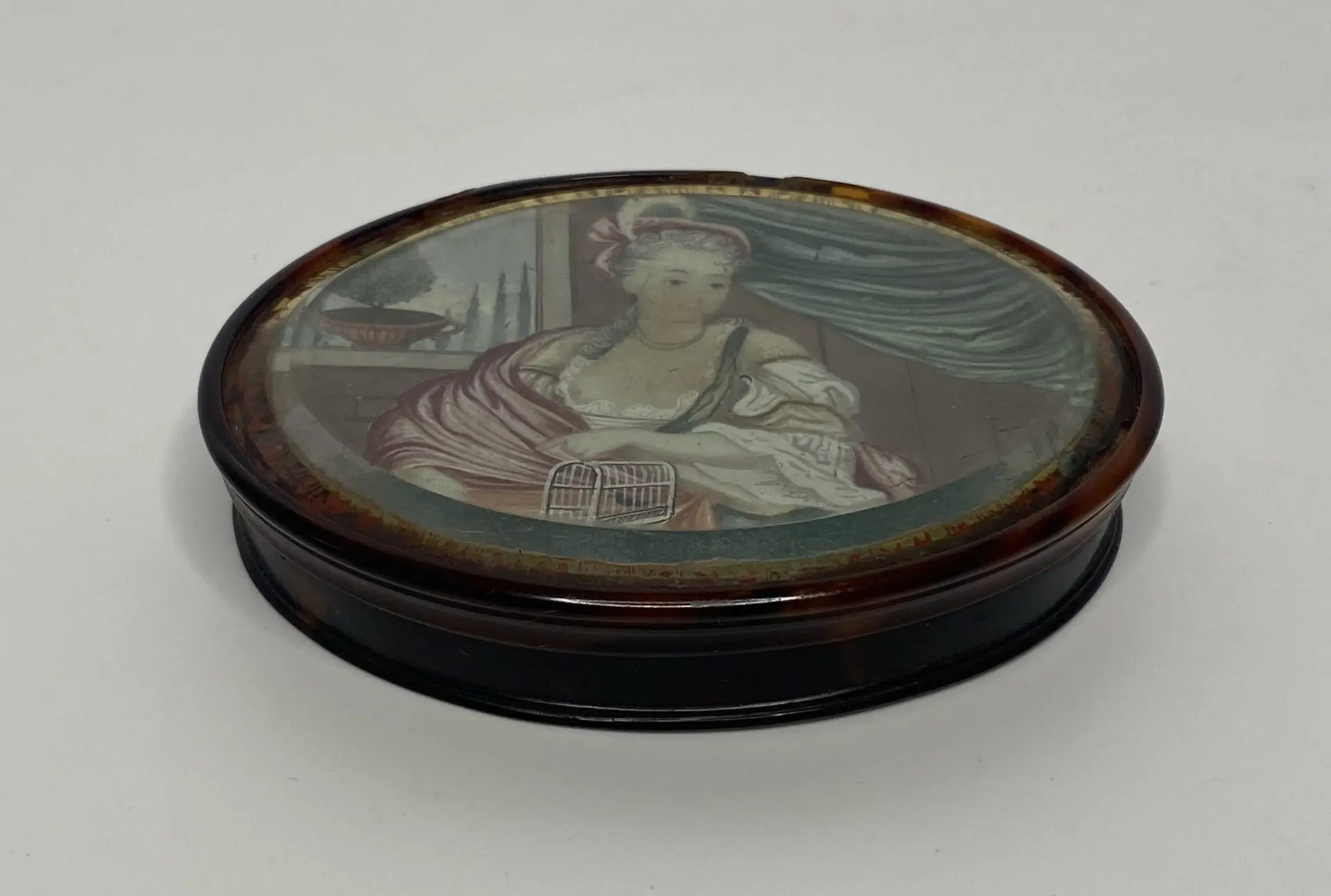Chinese export tortoiseshell portrait snuff box, 18th Century.