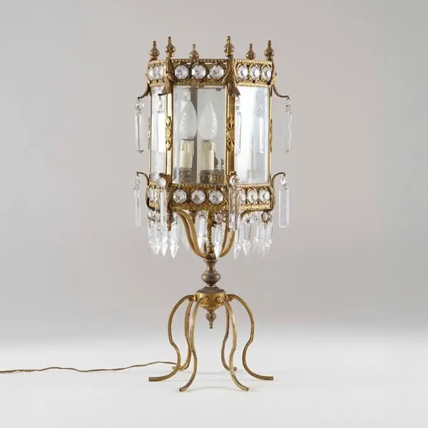 Lampada da tavolo a lanterna. XX secolo