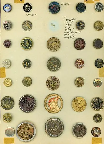 A CARD OF DIVISION ONE & THREE BIRD BUTTONS