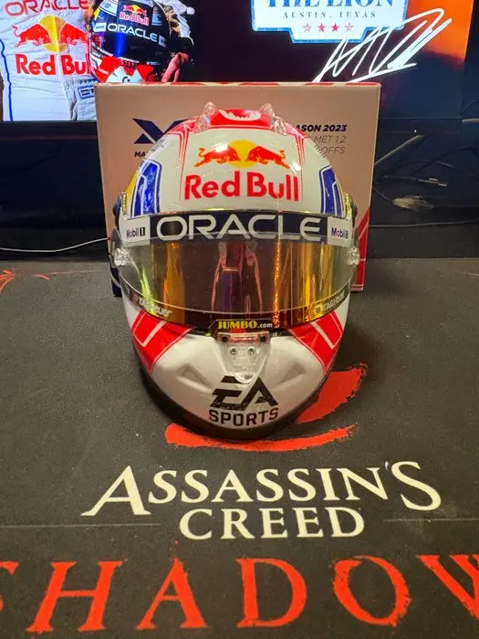 Red Bull Racing - F1 - Max Verstappen - 2023 - Scale 1/2 helmet