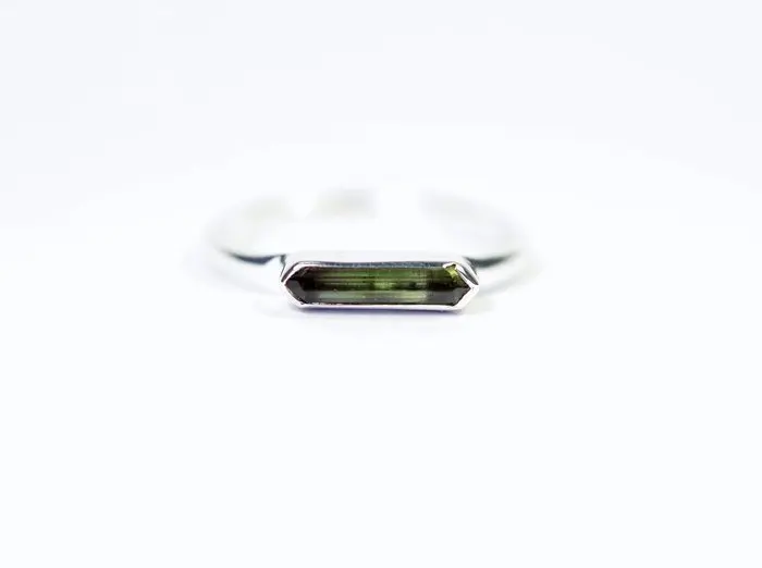 Green tourmaline Ring / new- 1.32 g - (1)