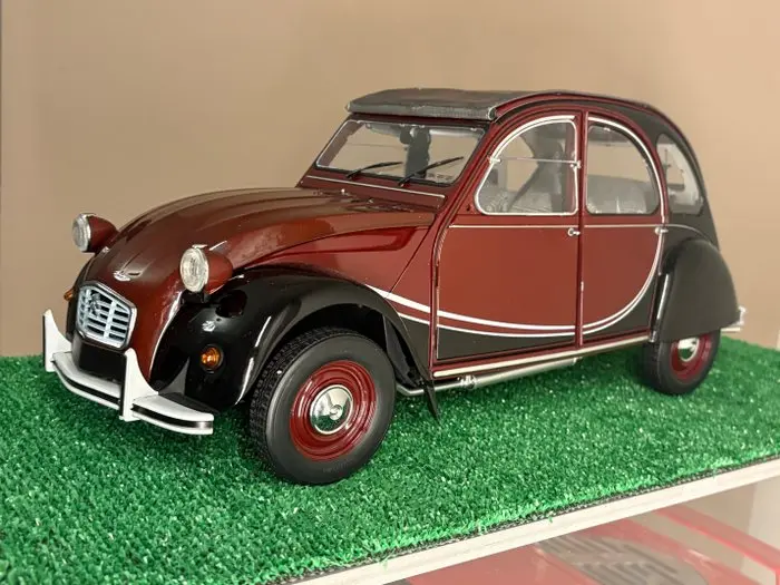 Altaya 1:8 - Modellino di auto - Citroen 2 cavalli