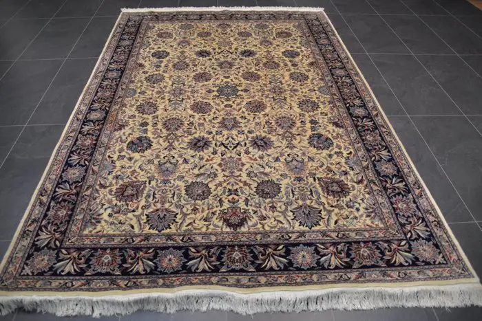 Isphahan - Carpet - 294 cm - 197 cm