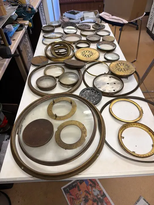 Clock movement (55) - Brass - 1910-1920 - Clock bezels