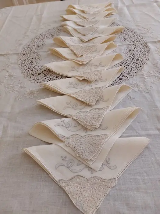 Tablecloth - 180 cm - 180 cm
