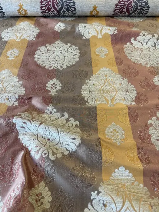 1817★ Prestigious fabric in 100% pure silk with a damask pattern in velvet