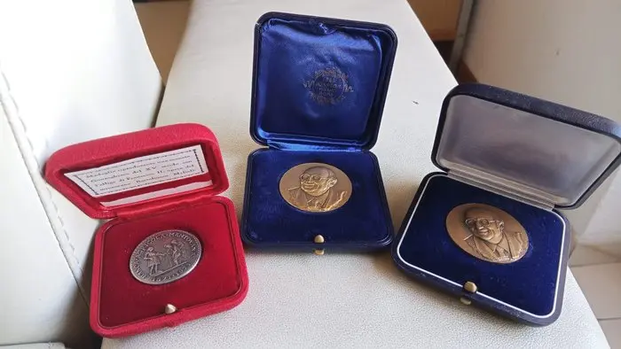 Italy - 2 Medaglie artistica in bronzo – 1 medaglia Banca...