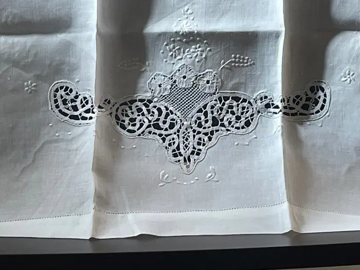Pizzo tombolo Cantù e ricami fatti a mano - Towel (2)...